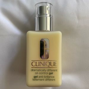 Clinique Dramatically Different Oil Control Gel
